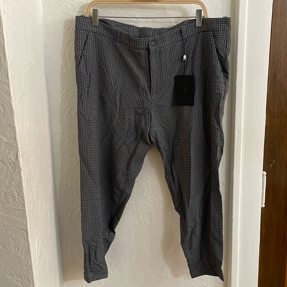 MACEOO Men's 4-Way Stretch Dress Pants Size 2XL In Grey